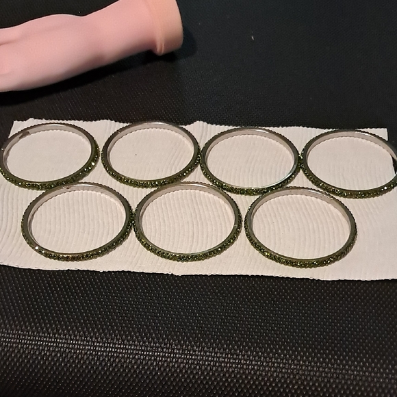 Elegant Olive Green Bangle Set Of 7 - Picture 5 of 6